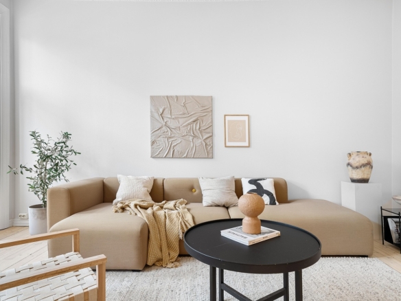 Immobiliària a Les Corts, Barcelona, especialitzada en compravenda i lloguer d'habitatges. Assessorament proper i professional.